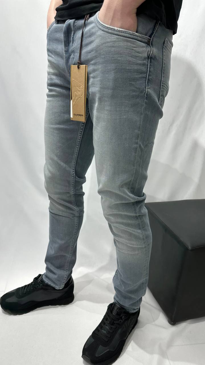 125