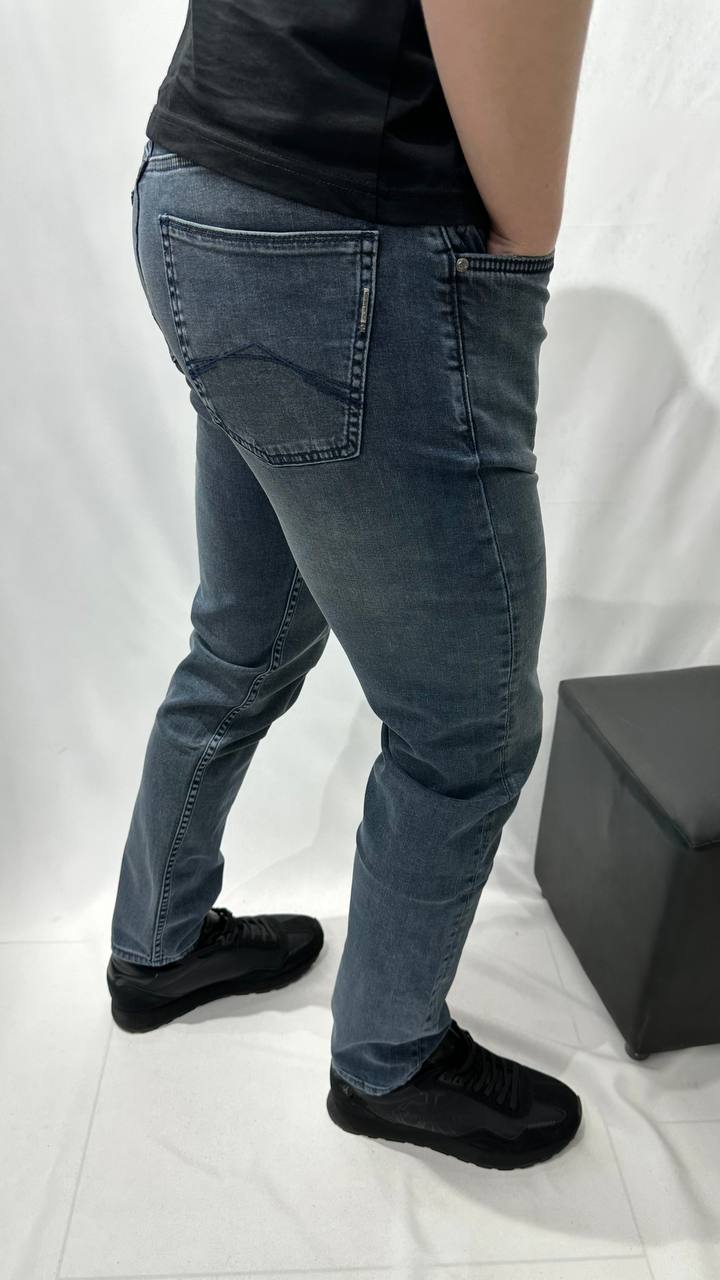 73