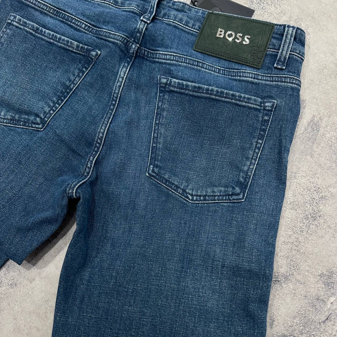 990